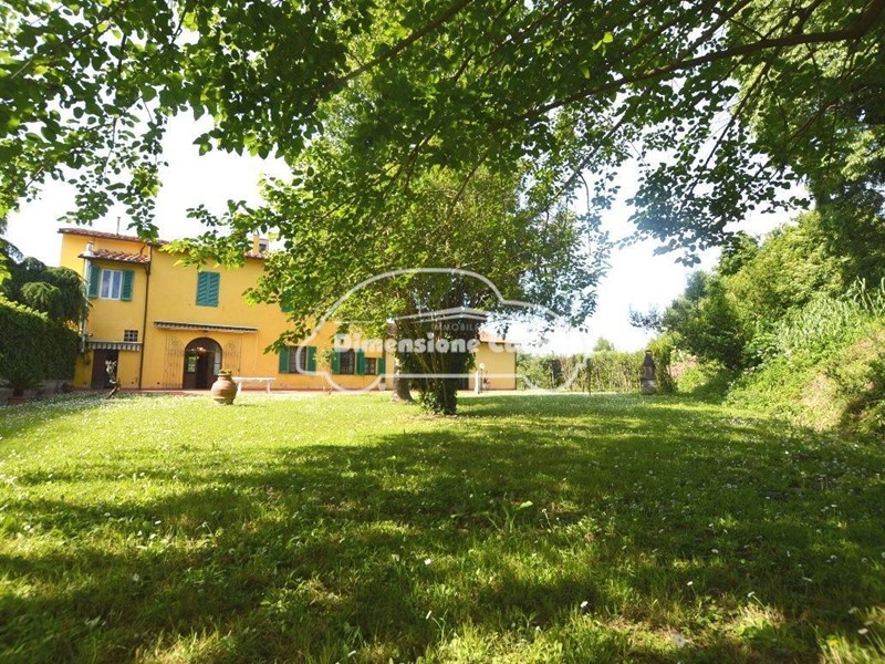 Villa bifamiliare in Vendita a Pisa, 560'000€, 190 m², con Box