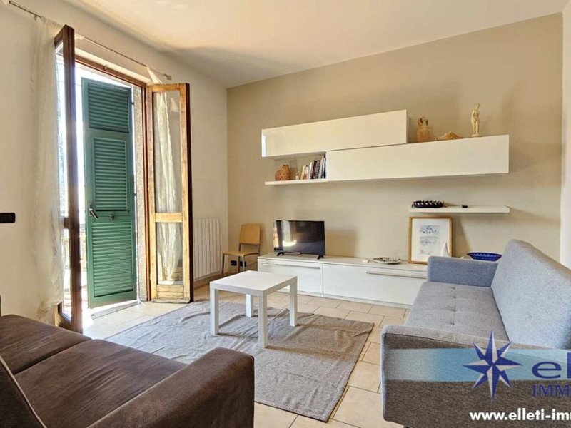 Trilocale in Vendita a Massa, zona Marina di Massa, 225'000&euro;, 60 m², arredato