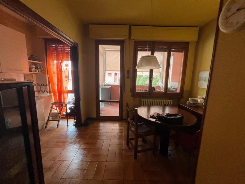 Appartamento in Vendita a Empoli, 220'000€, 130 m², arredato, con Box