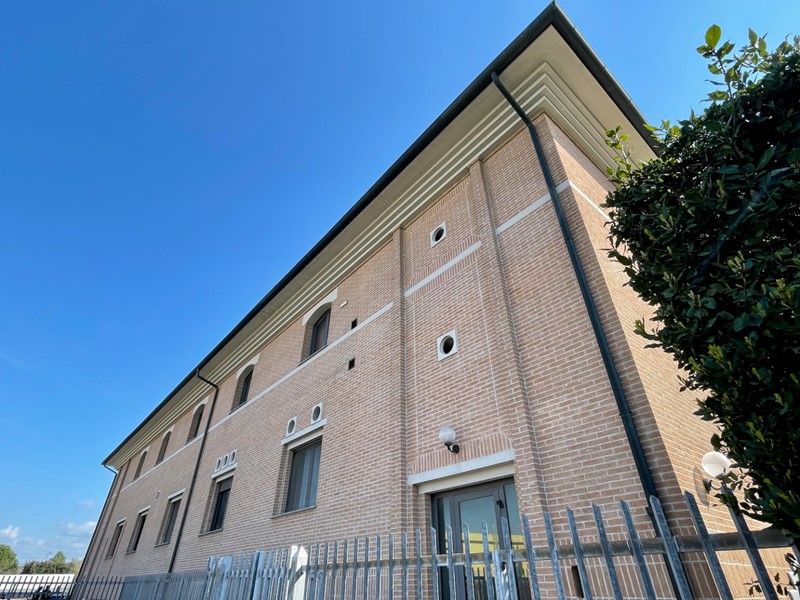 Ufficio in Vendita a San Miniato, zona Ponte a Egola, 450'000€, 435 m²