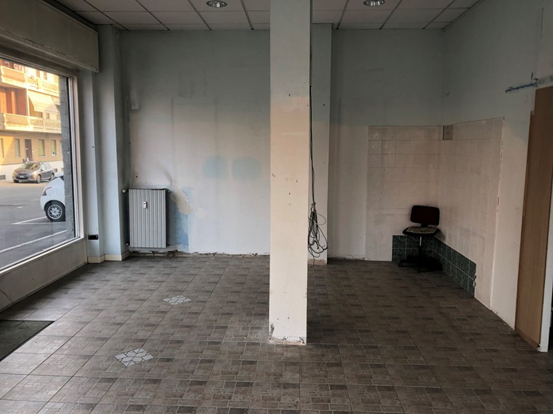 Negozio in Vendita a Beinasco, 67'500€, 55 m²