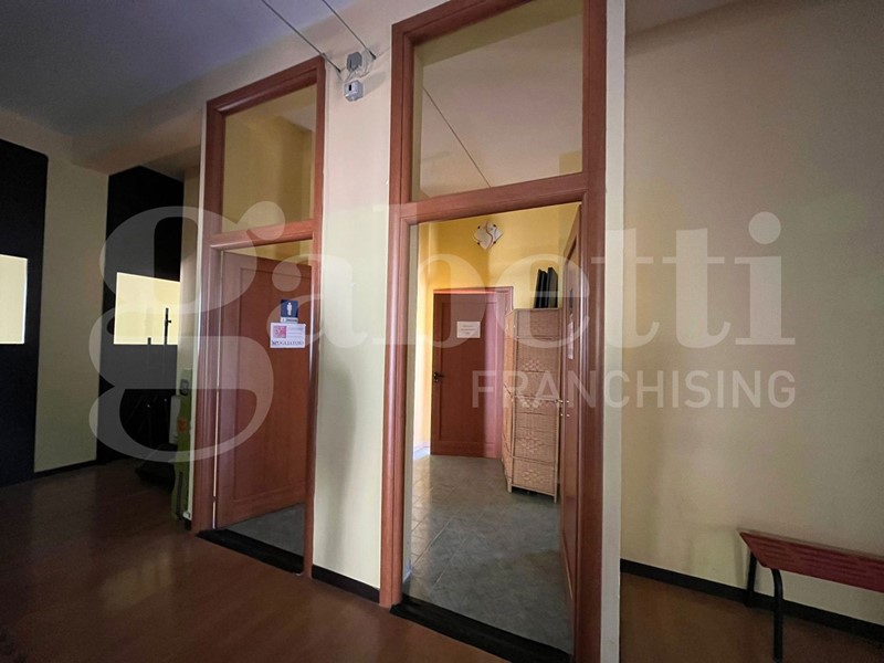 Ufficio in Vendita a Calvi Risorta, 268'000€, 750 m²