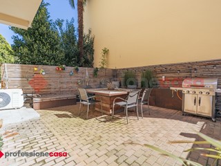 Appartamento in Vendita a Pinerolo, 299'000&euro;, 204 m², con Box