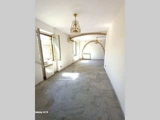 Trilocale in Vendita a Carrara, zona Avenza, 63'000€, 63 m²