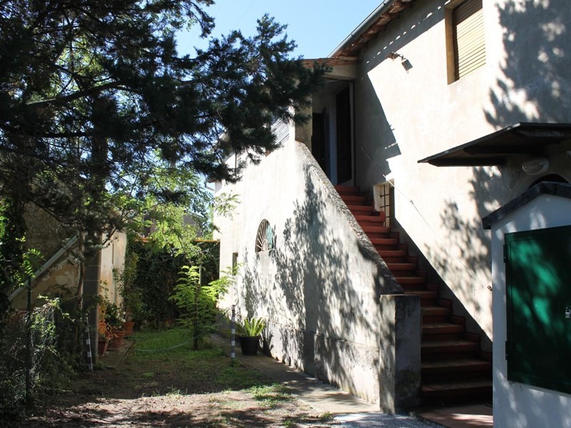 Casa Semi Indipendente in Vendita a Palaia, 48'000€, 104 m²