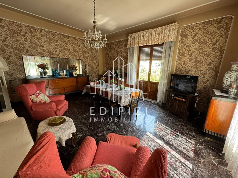 Appartamento in Vendita a Massa, 225'000&euro;, 165 m²