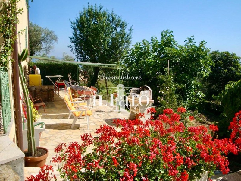 Villa in Vendita a Massarosa, 390'000€, 150 m², arredato