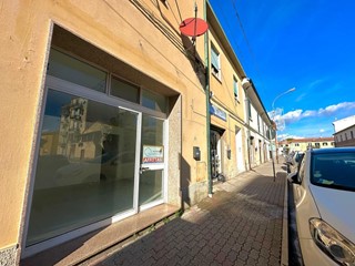 Immobile commerciale in Affitto a Campiglia Marittima, zona Venturina, 450&euro;, 48 m²