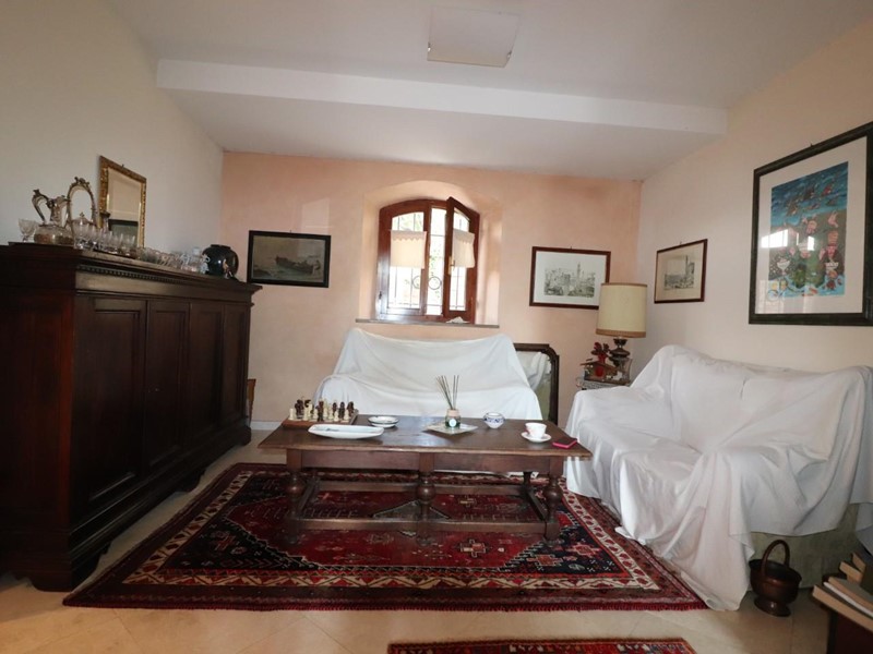 Villa bifamiliare in Vendita a Siena, 750'000€, 233 m², arredato