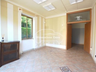 Ufficio in Affitto a Lucca, zona Sant'Anna, 500€, 30 m²