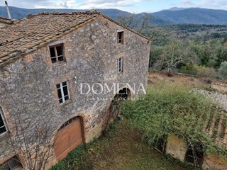 Casale in Vendita a Monticiano, zona Iesa, 145'000€, 180 m²