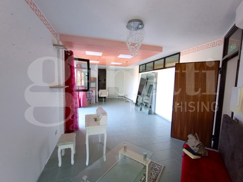 Negozio in Vendita a Cavarzere, 45 m²