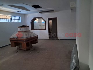 Negozio in Vendita a Reggio Calabria, 3'600€, 457 m²