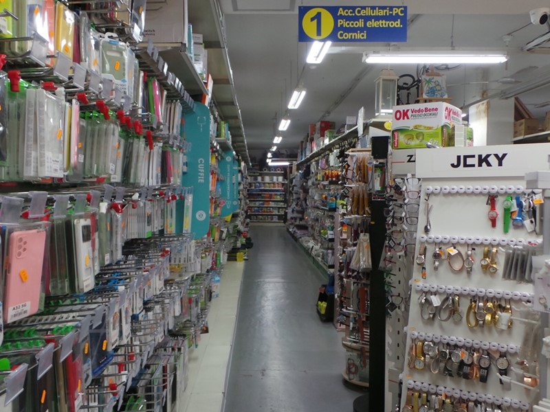 Negozio in Vendita a Roma, 949'000€, 1032 m²