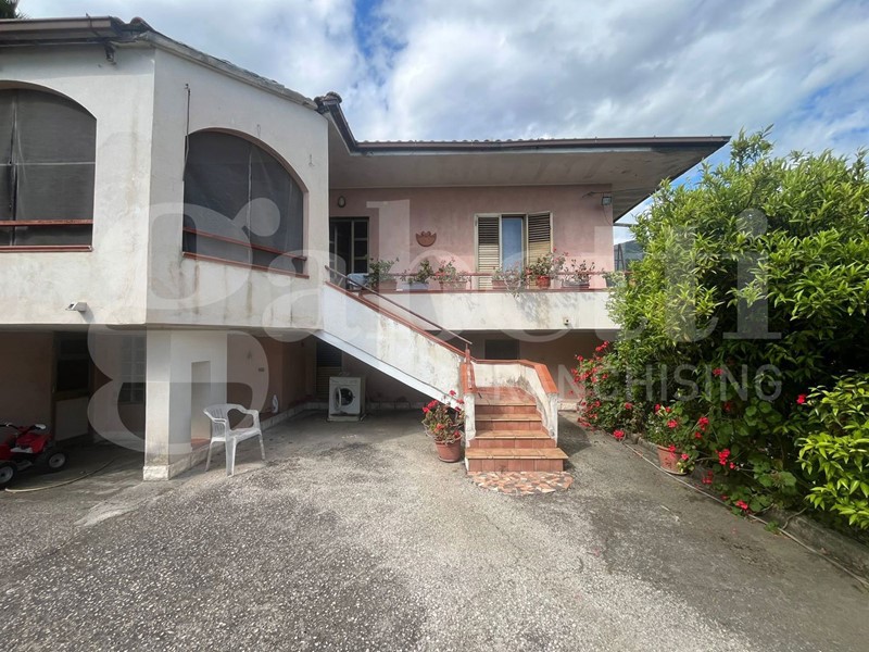 Casa Indipendente in Vendita a Calvi Risorta, 95'000€, 100 m²