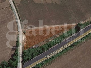 Terreno agricolo in Vendita a Dragoni, 5'000€, 1160 m²