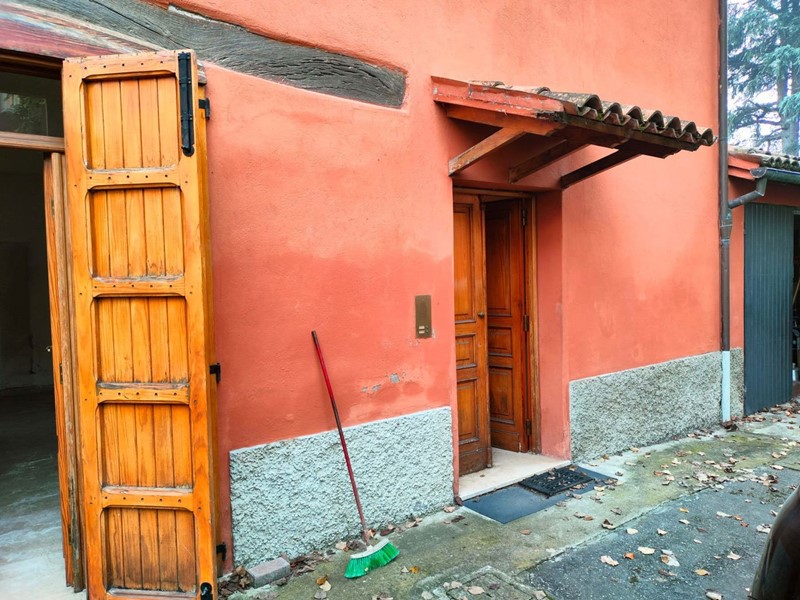 Casa Indipendente in Vendita a Zola Predosa, 340'000€, 350 m²