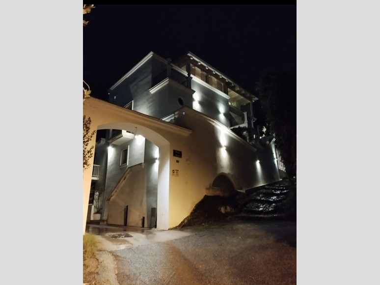 Villa in Vendita a Monte di Procida, 1'350'000€, 1600 m², arredato