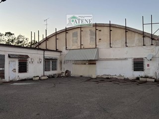 Capannone in Affitto a Sestu, 5'000€, 1400 m²