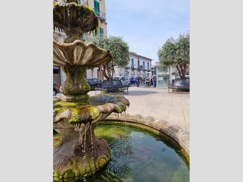 Negozio in Vendita a Barcellona Pozzo di Gotto, 340'000€, 265 m²