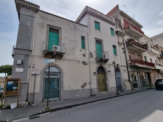 Appartamento in Vendita a Barcellona Pozzo di Gotto, 250'000€, 270 m²