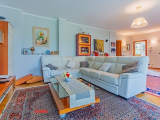 Villa in Vendita a Pinerolo, 548'000€, 350 m²