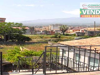 Casa Indipendente in Vendita a Giarre, zona Giarre, 130'000€, 250 m², con Box