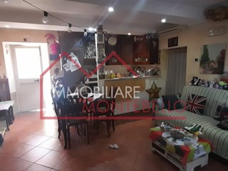 Casa Semi Indipendente in Vendita a Massarosa, zona Piano Del Quercione, 155'000€, 81 m², arredato