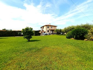 Villa in Vendita a Massa, zona Ricortola, 790'000&euro;, 260 m²