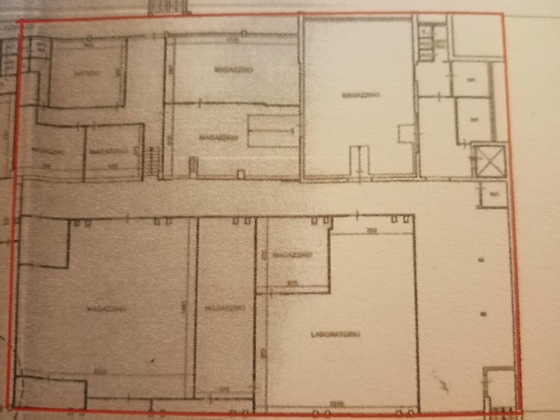 Capannone in Affitto a Campi Bisenzio, zona Capalle, 4'000€, 1550 m²