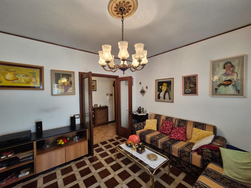 Quadrilocale in Vendita a Santa Croce sull'Arno, 130'000€, 90 m², arredato, con Box