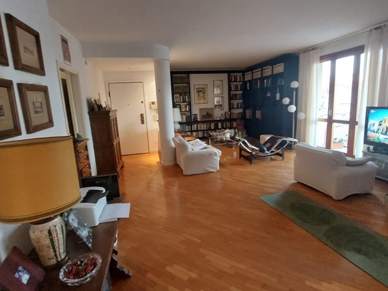 Appartamento in Vendita a Empoli, 395'000€, 135 m², con Box