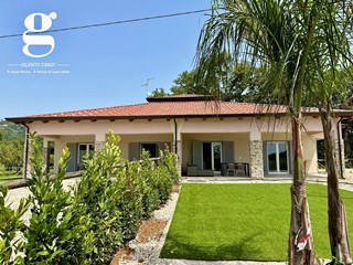 Villa bifamiliare in Vendita a Casal Velino, 299'000€, 80 m²