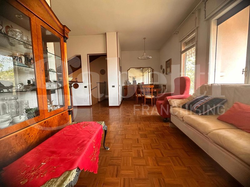 Villa in Vendita a Ravenna, 220'000&euro;, 170 m²