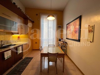 Appartamento in Vendita a Brindisi, 440'000€, 230 m²