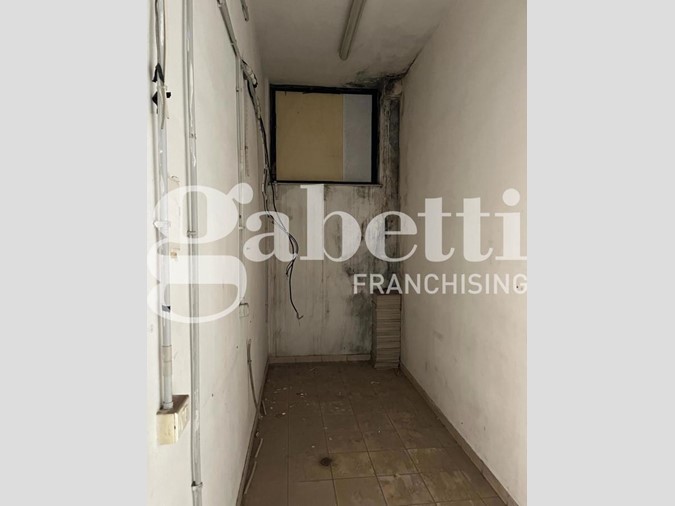 Negozio in Vendita a Brindisi, 77'000€, 55 m²