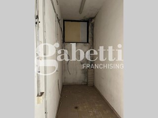 Negozio in Vendita a Brindisi, 77'000€, 55 m²