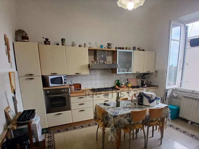 Quadrilocale in Vendita a La Spezia, zona Migliarina, 130'000€, 90 m²