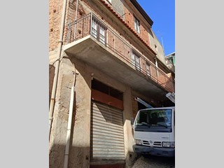 Quadrilocale in Vendita a Alì Terme, 74'000€, 80 m²