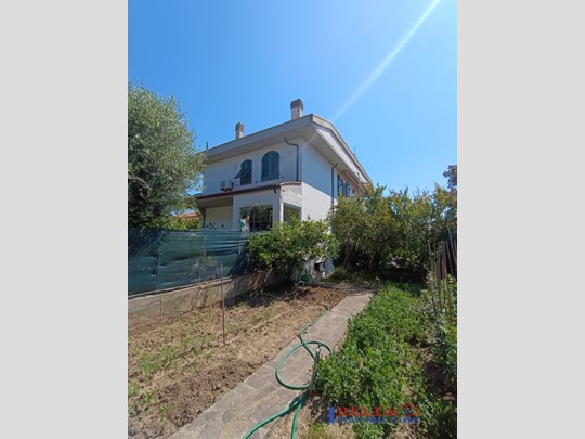 Casa Semi Indipendente in Vendita a Rosignano Marittimo, 295'000€, 115 m²