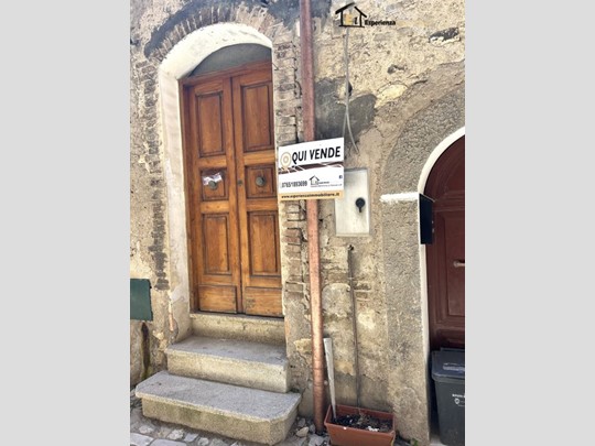 Quadrilocale in Vendita a Casperia, 110'000&euro;, 90 m²