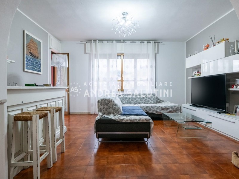 Appartamento in Vendita a Buti, zona Cascine, 159'000€, 135 m², arredato, con Box