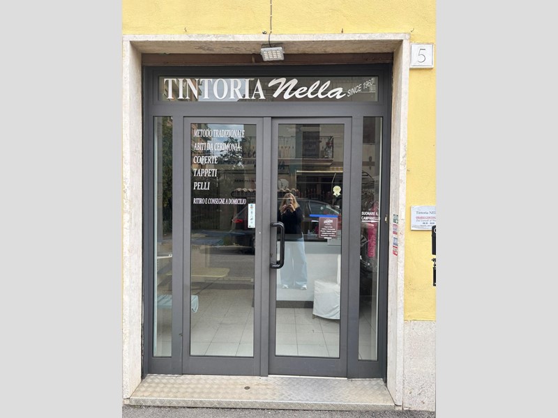 Negozio in Vendita a Roma, 75'000€, 67 m²