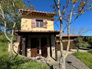 Casa di corte in Vendita a Chianni, zona Rivalto, 450'000€, 120 m², arredato