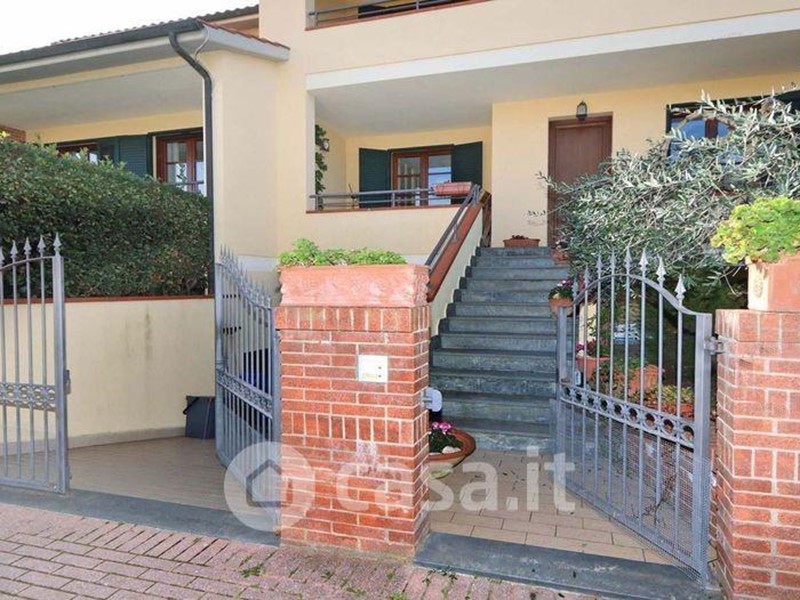 Villetta a schiera in Vendita a Cecina, 395'000€, 107 m², con Box