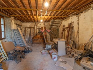 Quadrilocale in Vendita a Castelnuovo di Val di Cecina, 50'000€, 100 m²