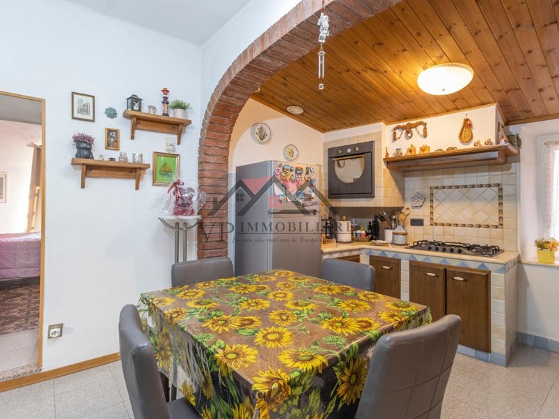 Trilocale in Vendita a Pomarance, 56'000€, 65 m², arredato