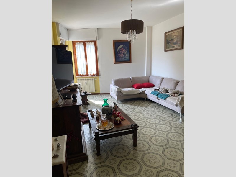Quadrilocale in Vendita a Carrara, zona Marina di Carrara, 230'000€, 100 m², arredato