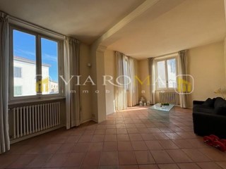Appartamento in Vendita a Lucca, 450'000€, 150 m², arredato