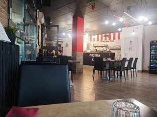 Attività commerciale in Vendita a Grugliasco, 99'000€, 110 m²